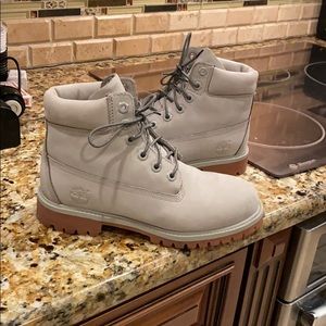 light gray timberland boots